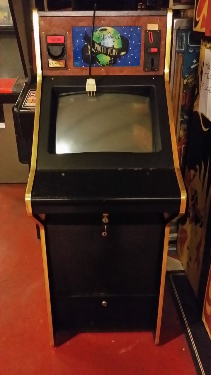 Cabinato Touchscreen — PHOTO PLAY 2000 (originale, coin-op)